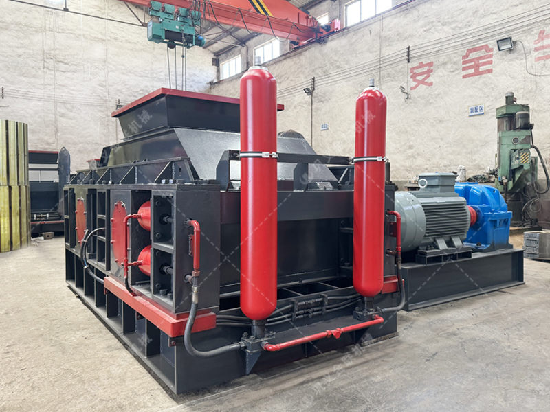 石料廠破碎機(jī)-砂石料生產(chǎn)設(shè)備-石料粉碎機(jī)器價格