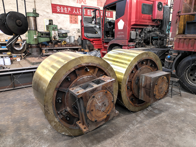 石英石硬度高，對(duì)輥制砂機(jī)能否穩(wěn)定運(yùn)行并保證出料質(zhì)量？