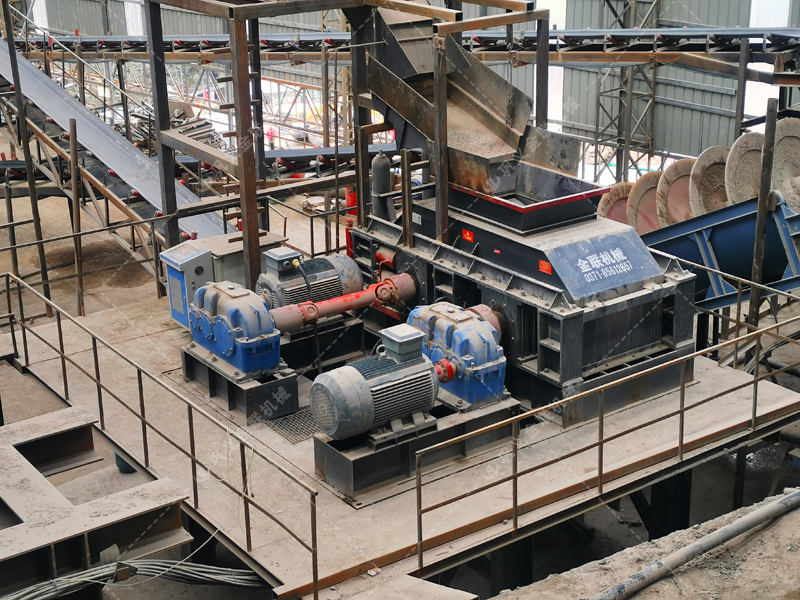 石英石硬度高，對(duì)輥制砂機(jī)能否穩(wěn)定運(yùn)行并保證出料質(zhì)量？