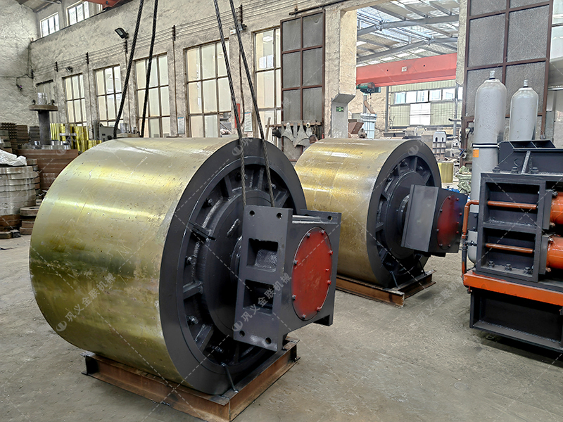 堅(jiān)硬VS濕粘，原料硬度大變臉？液壓對(duì)輥破碎機(jī)如何見招拆招？